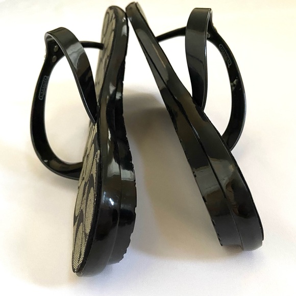 Coach Trixie Black Flip Flop Sandals With Signature “C” Metallic Logo, Size 9B - Picture 9 of 14